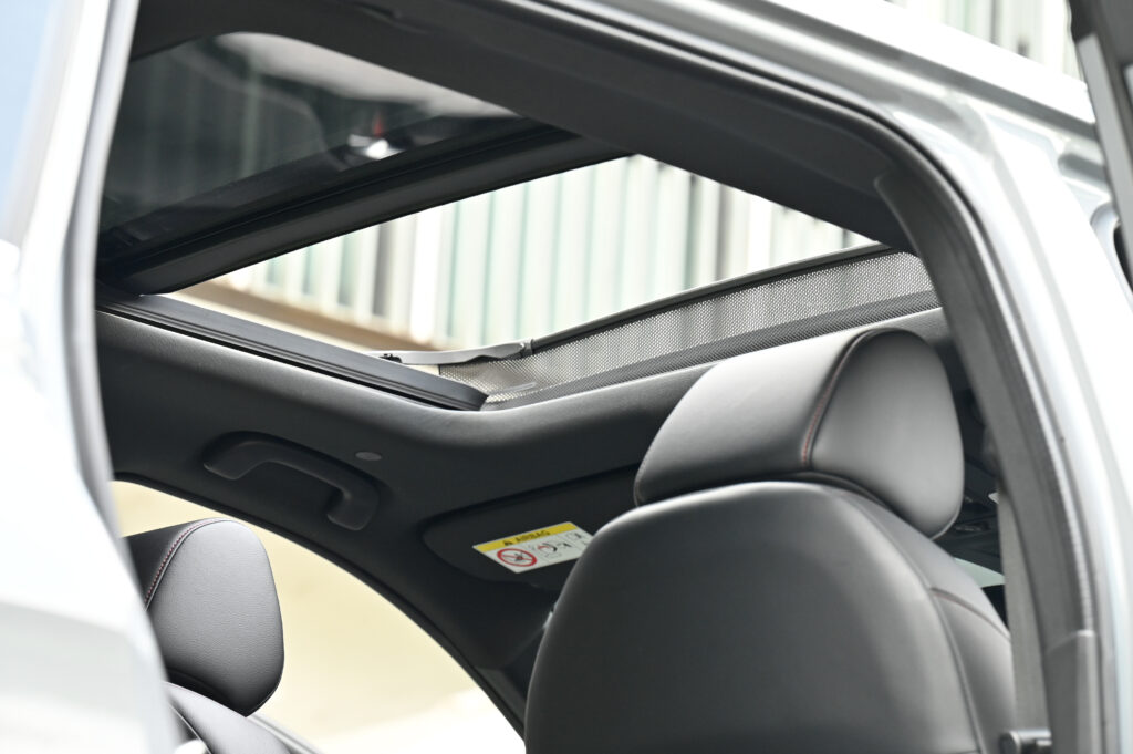 7,000 km CR-V e:HEV RS 4WD Minorchange รุ่นท็อปสุด เพิ่ม Blind Spot เบาะลม รถบ้านมือเดียวสภาพป้ายแดง