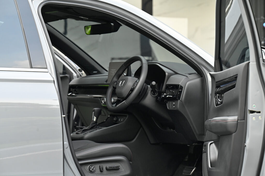 7,000 km CR-V e:HEV RS 4WD Minorchange รุ่นท็อปสุด เพิ่ม Blind Spot เบาะลม รถบ้านมือเดียวสภาพป้ายแดง