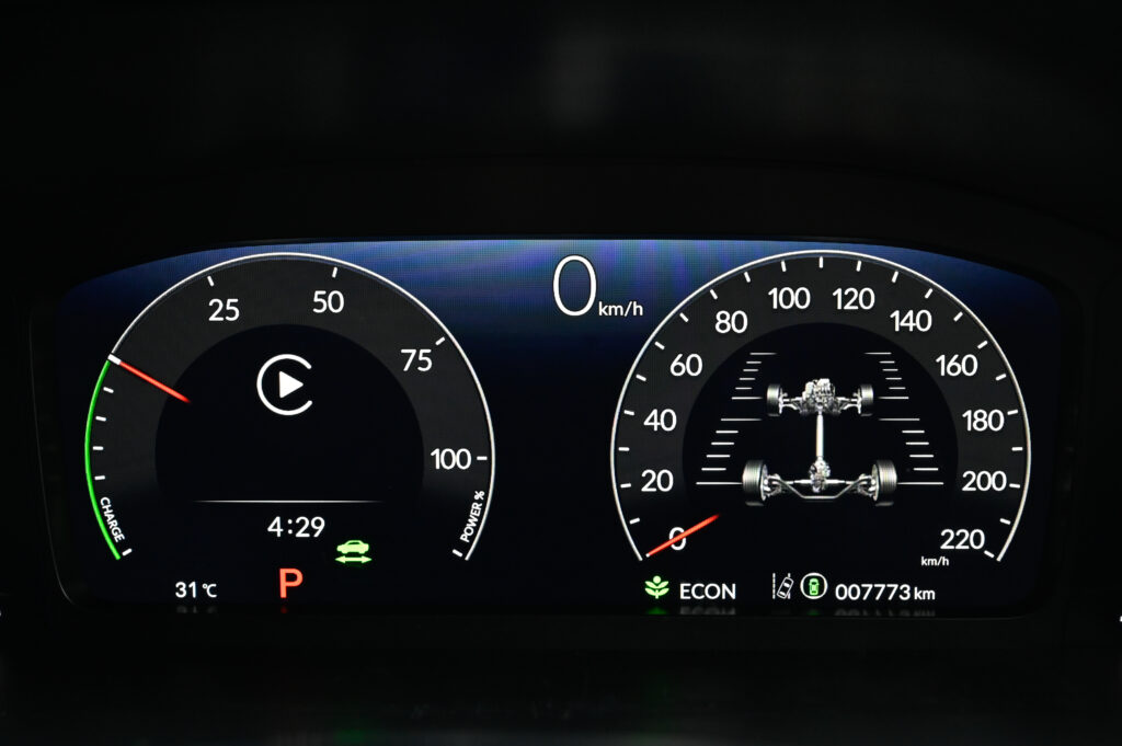 7,000 km CR-V e:HEV RS 4WD Minorchange รุ่นท็อปสุด เพิ่ม Blind Spot เบาะลม รถบ้านมือเดียวสภาพป้ายแดง
