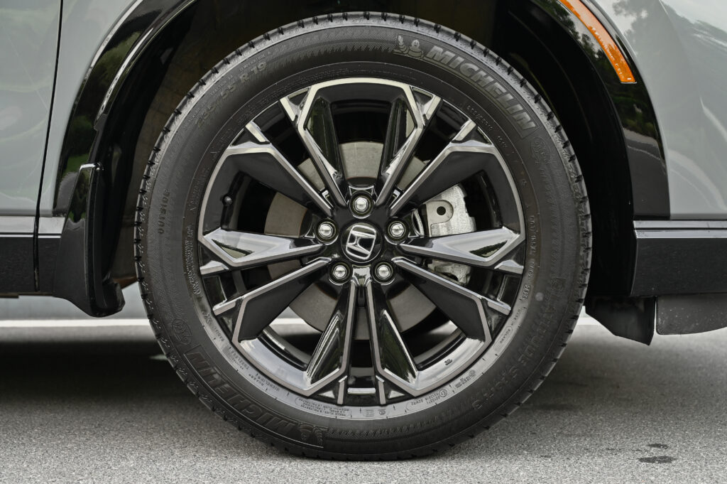 7,000 km CR-V e:HEV RS 4WD Minorchange รุ่นท็อปสุด เพิ่ม Blind Spot เบาะลม รถบ้านมือเดียวสภาพป้ายแดง