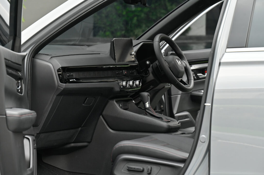 7,000 km CR-V e:HEV RS 4WD Minorchange รุ่นท็อปสุด เพิ่ม Blind Spot เบาะลม รถบ้านมือเดียวสภาพป้ายแดง