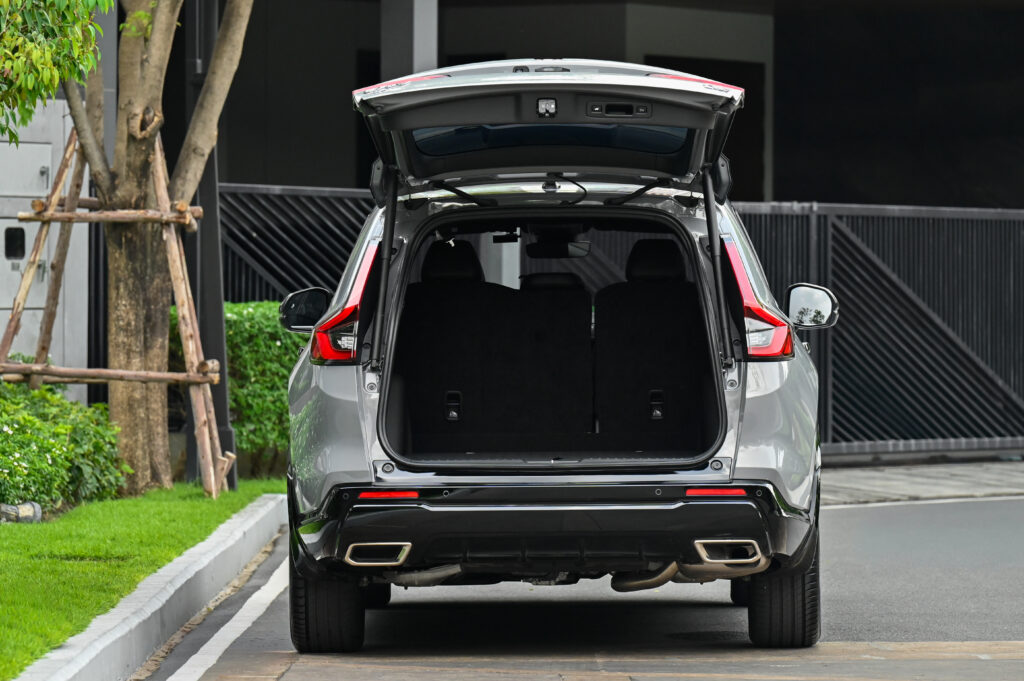 7,000 km CR-V e:HEV RS 4WD Minorchange รุ่นท็อปสุด เพิ่ม Blind Spot เบาะลม รถบ้านมือเดียวสภาพป้ายแดง