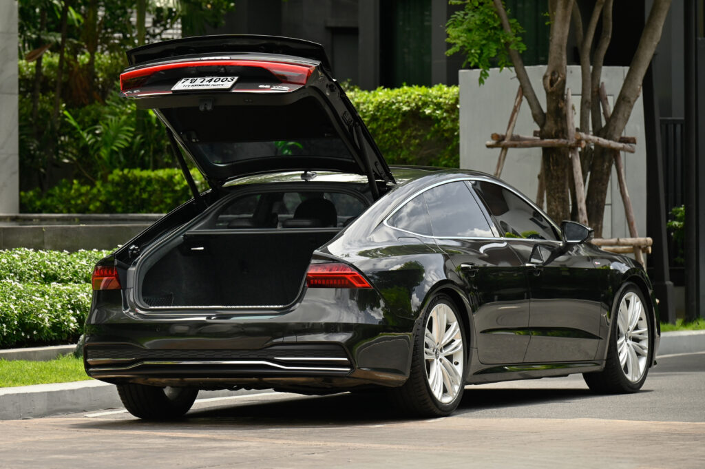 Audi A7 Sportback 55 TFSI quattro S-Line เครื่อง V6 ขับ 4 รุ่นท็อปสุด หลังคากระจก รถบ้านสภาพดีเยี่ยม