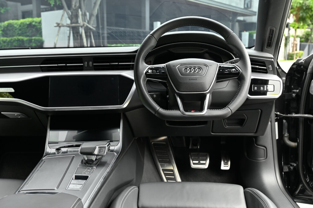 Audi A7 Sportback 55 TFSI quattro S-Line เครื่อง V6 ขับ 4 รุ่นท็อปสุด หลังคากระจก รถบ้านสภาพดีเยี่ยม