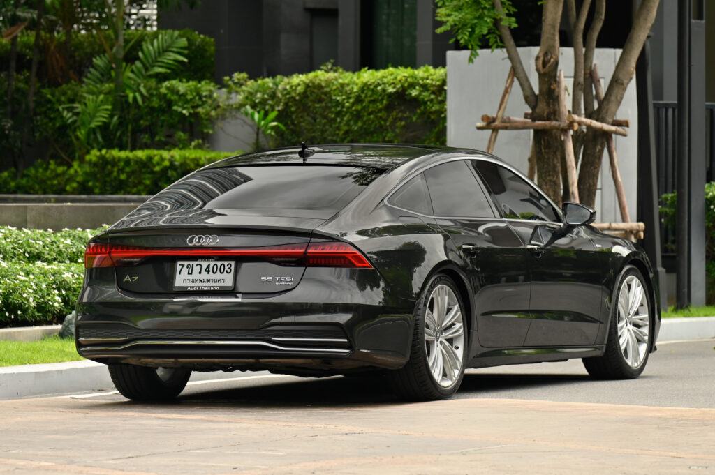 Audi A7 Sportback 55 TFSI quattro S-Line เครื่อง V6 ขับ 4 รุ่นท็อปสุด หลังคากระจก รถบ้านสภาพดีเยี่ยม