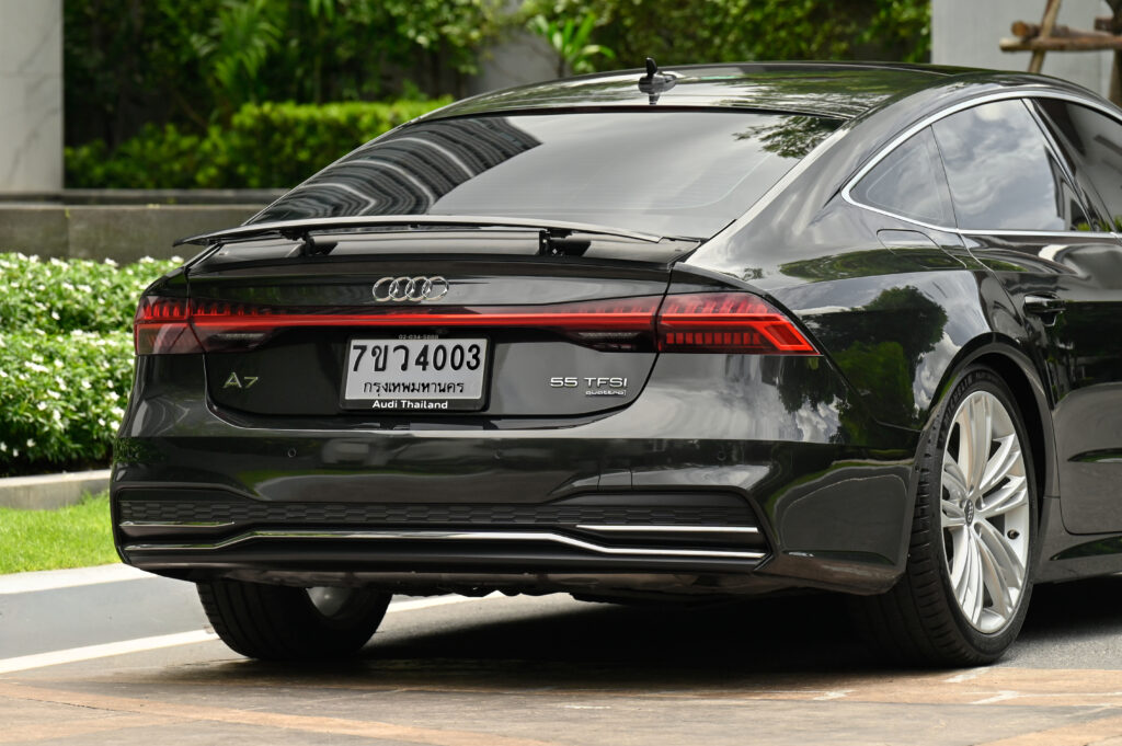 Audi A7 Sportback 55 TFSI quattro S-Line เครื่อง V6 ขับ 4 รุ่นท็อปสุด หลังคากระจก รถบ้านสภาพดีเยี่ยม