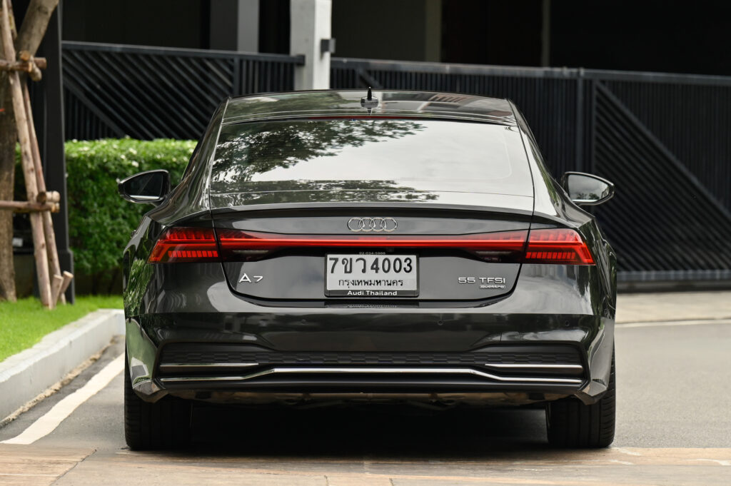 Audi A7 Sportback 55 TFSI quattro S-Line เครื่อง V6 ขับ 4 รุ่นท็อปสุด หลังคากระจก รถบ้านสภาพดีเยี่ยม