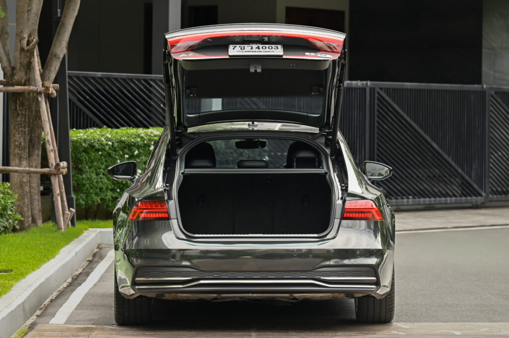 Audi A7 Sportback 55 TFSI quattro S-Line เครื่อง V6 ขับ 4 รุ่นท็อปสุด หลังคากระจก รถบ้านสภาพดีเยี่ยม