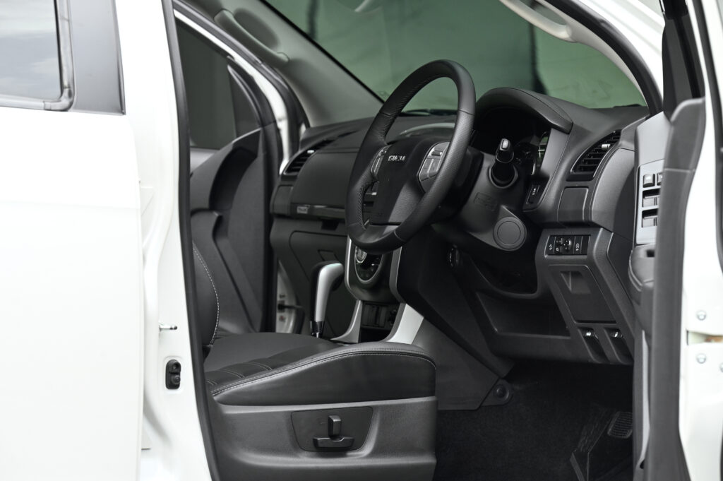 ขาย ISUZU MU-X 3.0 DA-DVD ONYX Minorchange รุ่นปรับอุปกรณ์ MY19 มีประวัติศูนย์ทุกระยะถึงปัจจุบัน