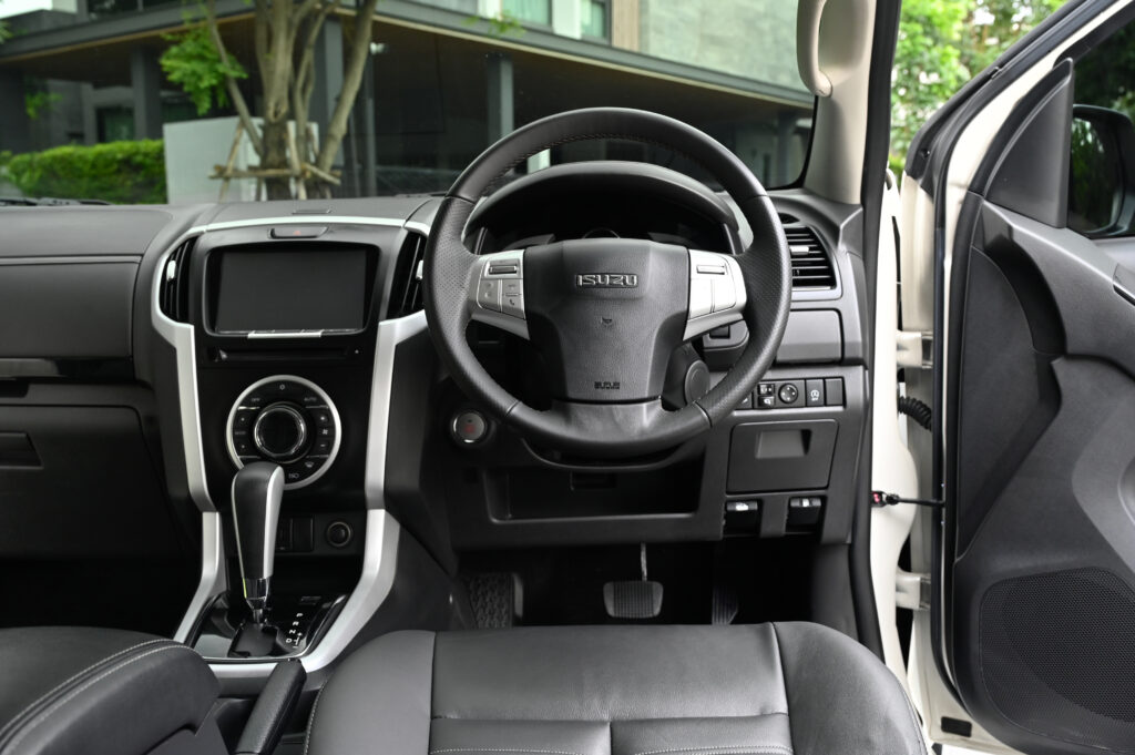 ขาย ISUZU MU-X 3.0 DA-DVD ONYX Minorchange รุ่นปรับอุปกรณ์ MY19 มีประวัติศูนย์ทุกระยะถึงปัจจุบัน