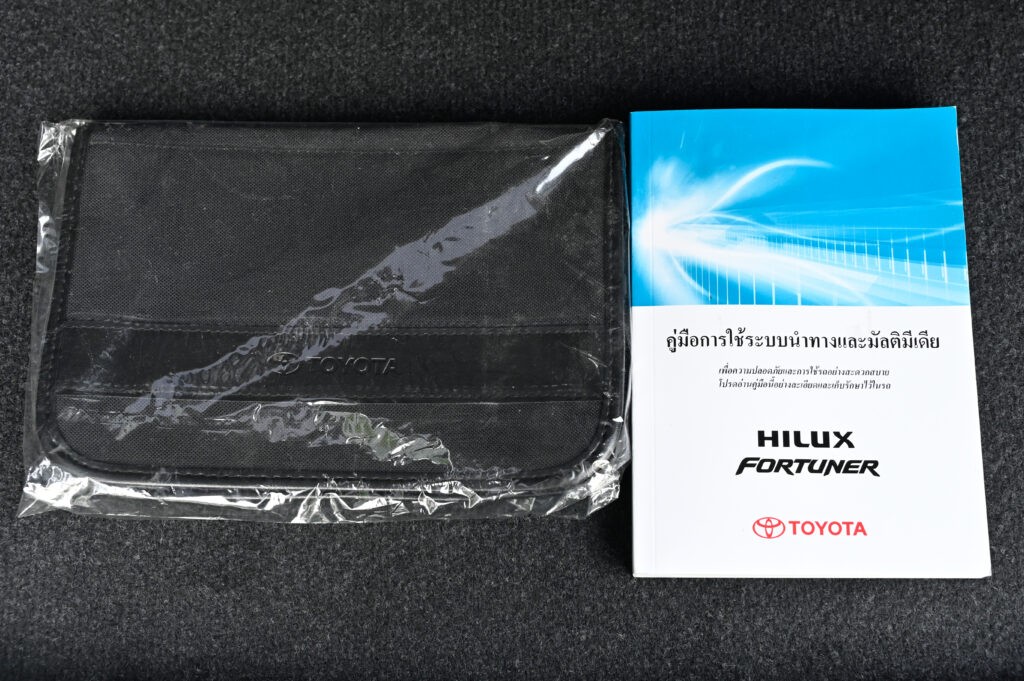 40,000 km Toyota Fortuner 2.4 V Minorchange รถบ้านมือเดียวใช้งานน้อย สภาพดีเยี่ยม