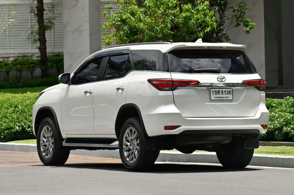 40,000 km Toyota Fortuner 2.4 V Minorchange รถบ้านมือเดียวใช้งานน้อย สภาพดีเยี่ยม