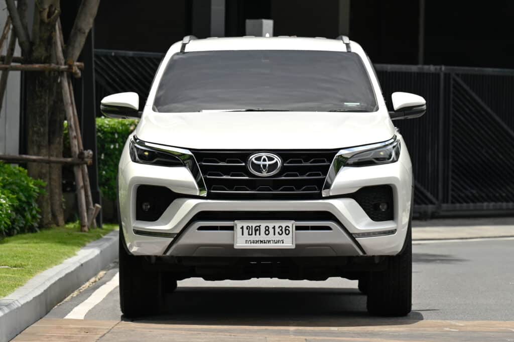 40,000 km Toyota Fortuner 2.4 V Minorchange รถบ้านมือเดียวใช้งานน้อย สภาพดีเยี่ยม