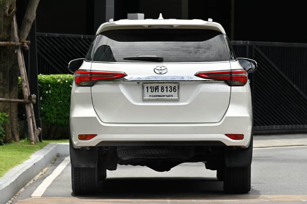 40,000 km Toyota Fortuner 2.4 V Minorchange รถบ้านมือเดียวใช้งานน้อย สภาพดีเยี่ยม
