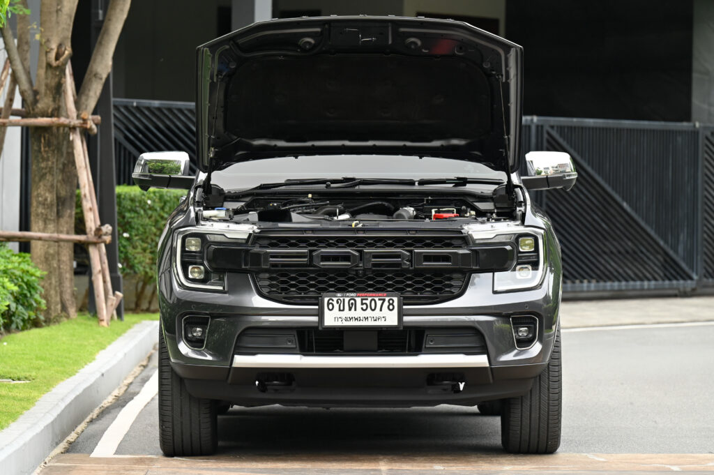 70,000 km Everest Titanium+ 2.0 Bi-Turbo 10AT 4WD รถบ้านลำดับเดียวซื้อเงินสด มี Warranty ถึง 10/2027