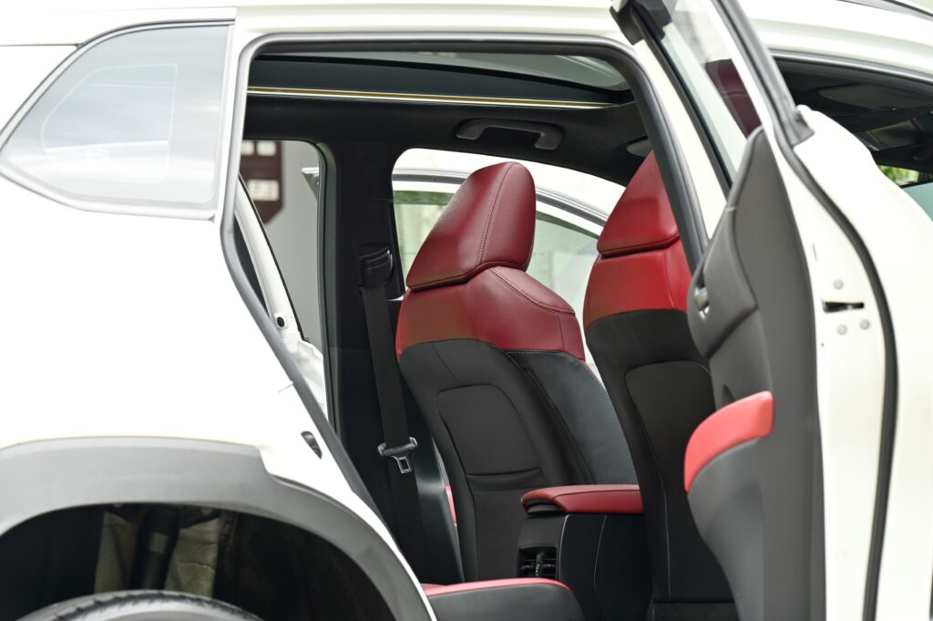 Corolla CROSS 1.8 HEV Premium Luxury Minorchange หลังคา Panoramic Roof รถบ้านมือเดียวสภาพดีเยี่ยม