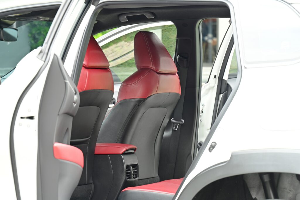Corolla CROSS 1.8 HEV Premium Luxury Minorchange หลังคา Panoramic Roof รถบ้านมือเดียวสภาพดีเยี่ยม