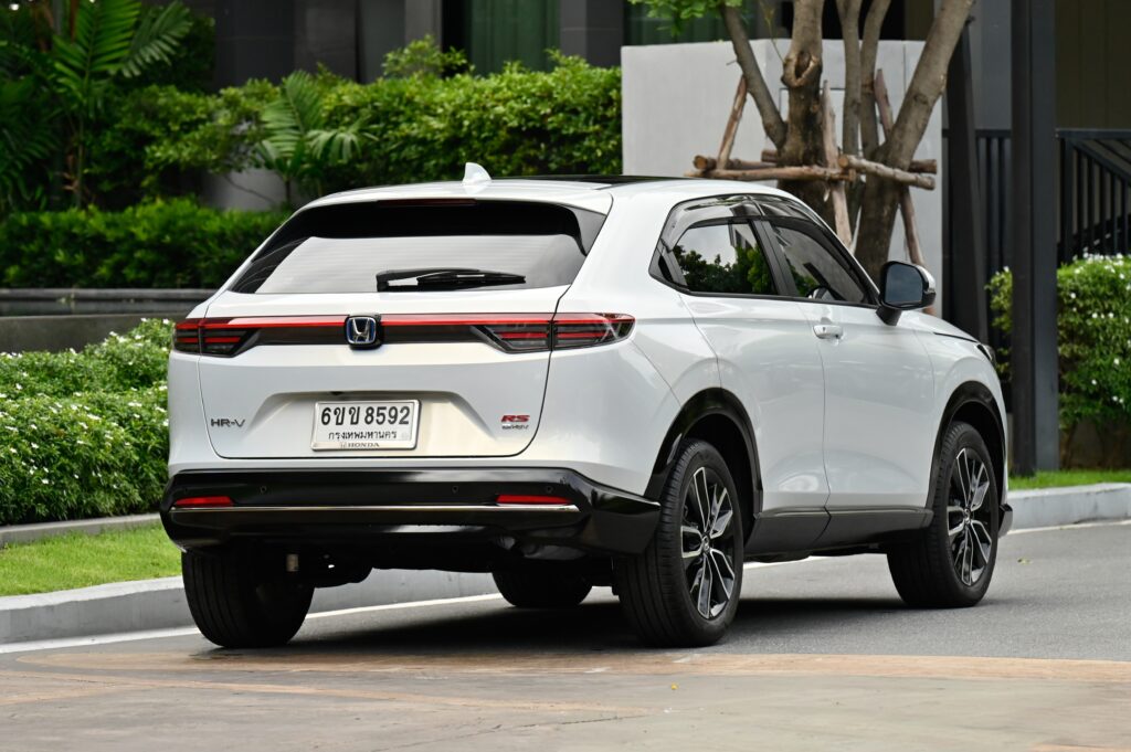 14,000 km Honda HR-V e:HEV RS Minorchange ตัวท็อปรุ่นล่าสุด หลังคา Sunroof รถบ้านมือเดียวสภาพป้ายแดง