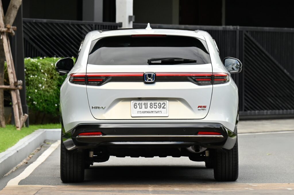 14,000 km Honda HR-V e:HEV RS Minorchange ตัวท็อปรุ่นล่าสุด หลังคา Sunroof รถบ้านมือเดียวสภาพป้ายแดง