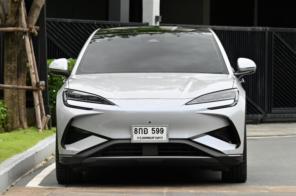 6,981 km รถไฟฟ้า Sealion 7 Performance AWD รุ่นท็อปวิ่งระยะ 542 km 530 แรงม้า 0-100 km/h ใน 4.5 วิ
