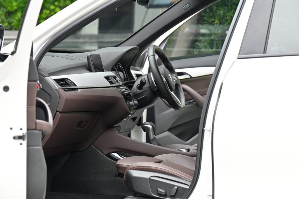 26,050 km BMW X1 sDrive20d M Sport รถคุณหมอพระมงกุฎใช้มือเดียว เลขไมล์น้อยมากสภาพเหมือนรถใหม่เลยครับ
