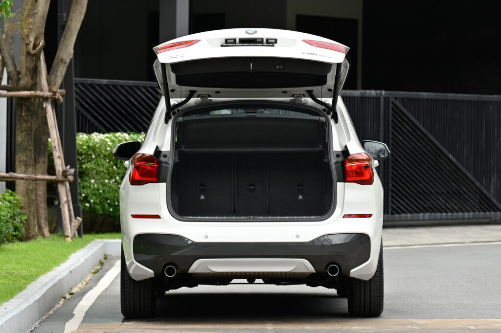 26,050 km BMW X1 sDrive20d M Sport รถคุณหมอพระมงกุฎใช้มือเดียว เลขไมล์น้อยมากสภาพเหมือนรถใหม่เลยครับ