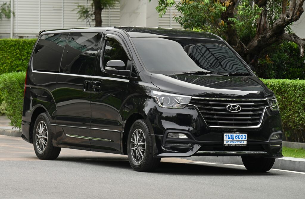 38,679 km Hyundai H-1 FE Final Edition ออกรถ 7/03/2024 สภาพป้ายแดง มี Warranty 5 ปี หรือ 150,000 km