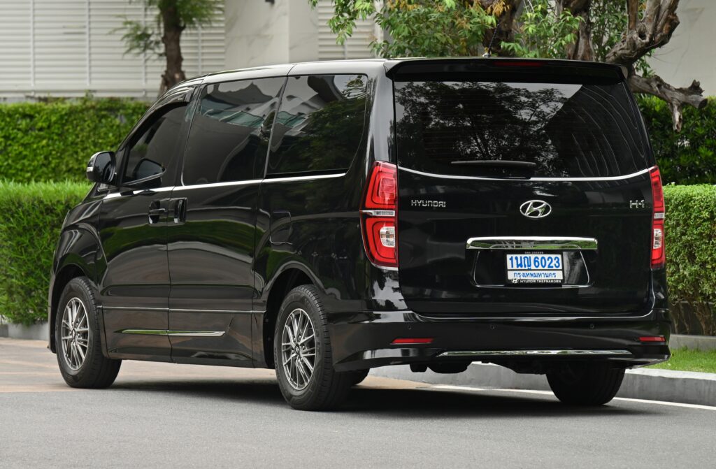 38,679 km Hyundai H-1 FE Final Edition ออกรถ 7/03/2024 สภาพป้ายแดง มี Warranty 5 ปี หรือ 150,000 km