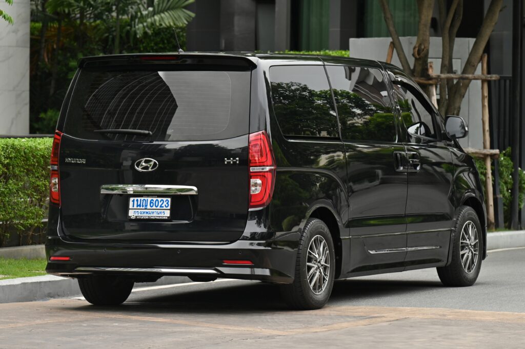 38,679 km Hyundai H-1 FE Final Edition ออกรถ 7/03/2024 สภาพป้ายแดง มี Warranty 5 ปี หรือ 150,000 km