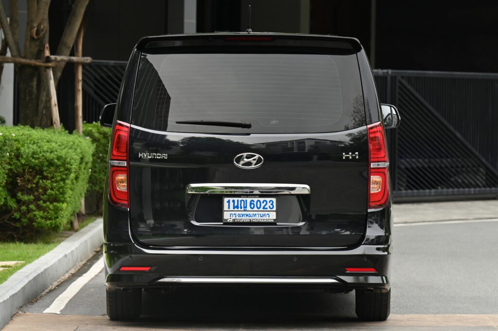 38,679 km Hyundai H-1 FE Final Edition ออกรถ 7/03/2024 สภาพป้ายแดง มี Warranty 5 ปี หรือ 150,000 km