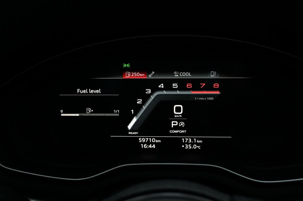50,000 km AUDI A5 Coupe 40 TFSI S-Line Minorchange รถบ้านมือเดียว Warranty ยังเหลือถึง 12/2027 ครับ