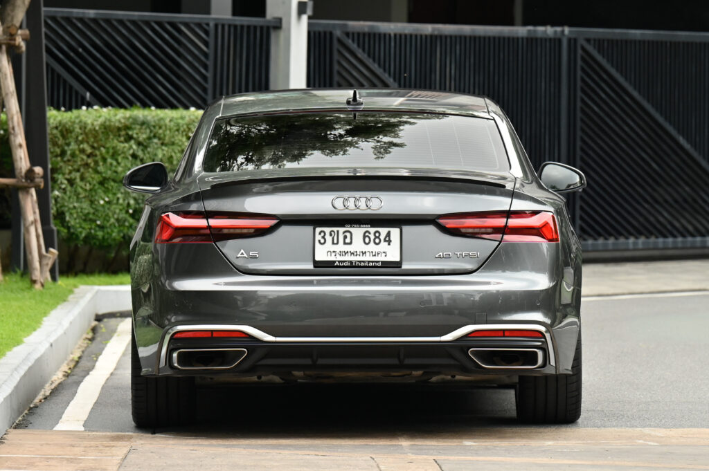 50,000 km AUDI A5 Coupe 40 TFSI S-Line Minorchange รถบ้านมือเดียว Warranty ยังเหลือถึง 12/2027 ครับ