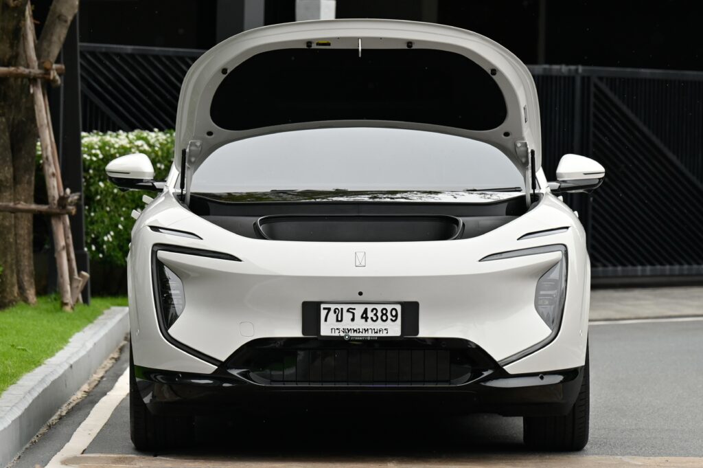 7,546 km AVATR 07 Ultra AWD แบตเตอรี่ 82.16 kWh Range 545 km 590 แรงม้า 0-100 km/h ใน 3.9 วินาที