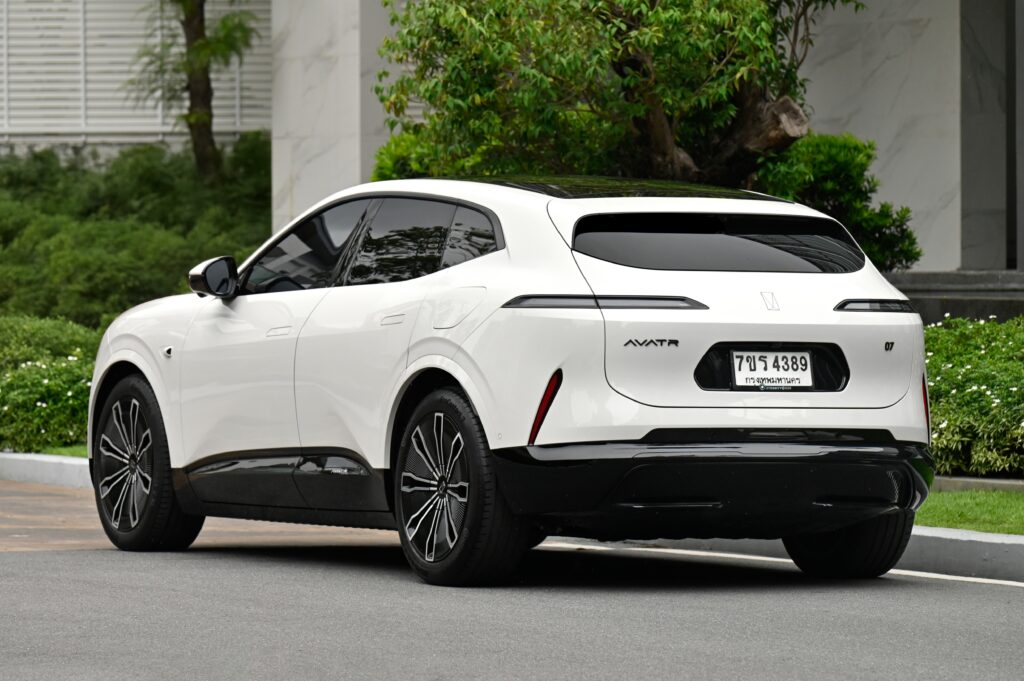7,546 km AVATR 07 Ultra AWD แบตเตอรี่ 82.16 kWh Range 545 km 590 แรงม้า 0-100 km/h ใน 3.9 วินาที