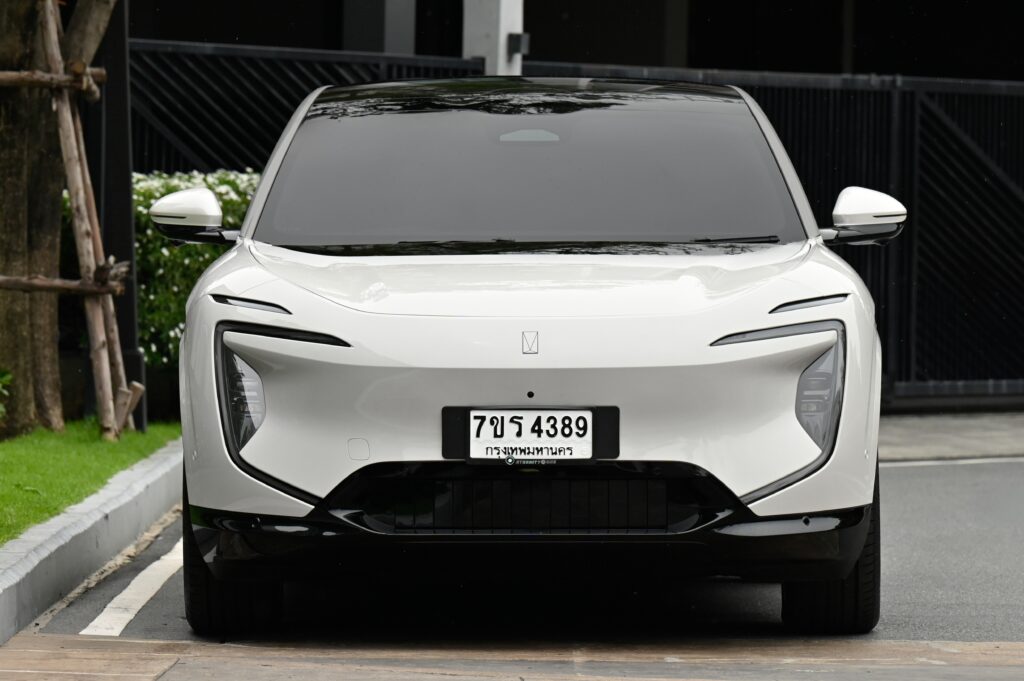 7,546 km AVATR 07 Ultra AWD แบตเตอรี่ 82.16 kWh Range 545 km 590 แรงม้า 0-100 km/h ใน 3.9 วินาที