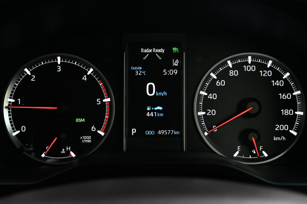49,577 km Toyota Majesty 2.8 Grande รุ่น Top เพิ่มระบบช่วยเหลือการขับขี่ รถบ้านมือเดียวสภาพดีเยี่ยม