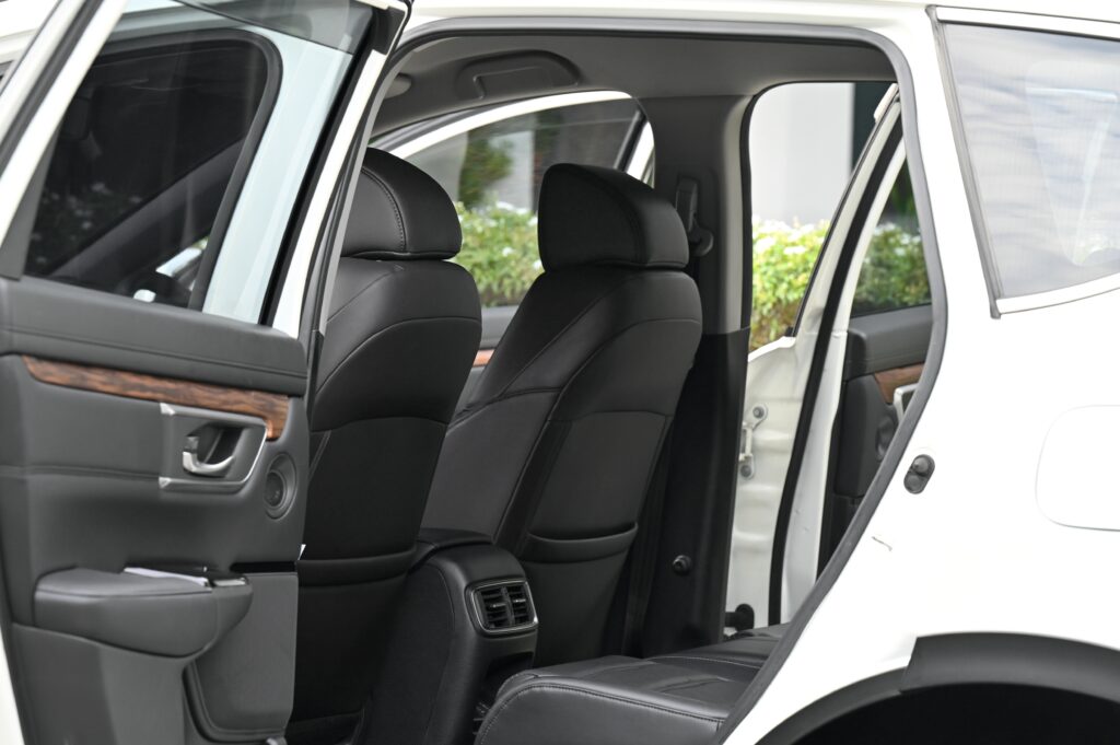 83,036 km Honda CR-V 2.4 EL 4WD GEN5 7 ที่นั่ง รุ่นท็อปสุด รถบ้านลำดับเดียวซื้อเงินสด สภาพดีเยี่ยม